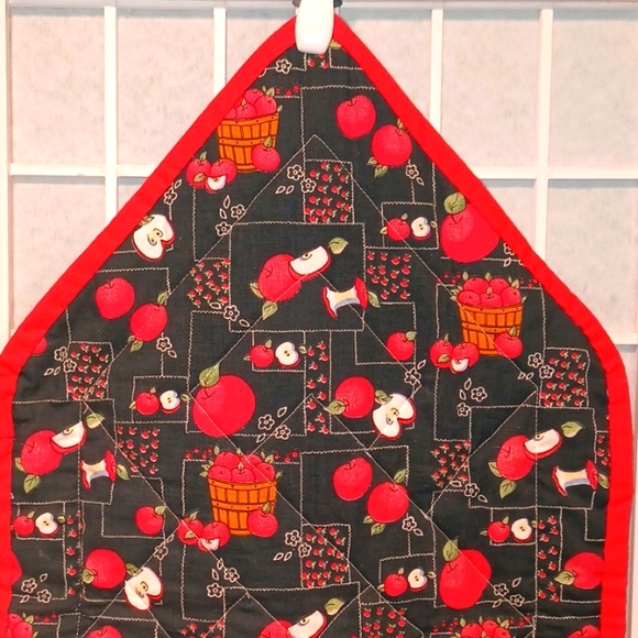 NEW! Hand Made Table Runner - Quilted Christmas / winter 5695 - Picture 3 of 6